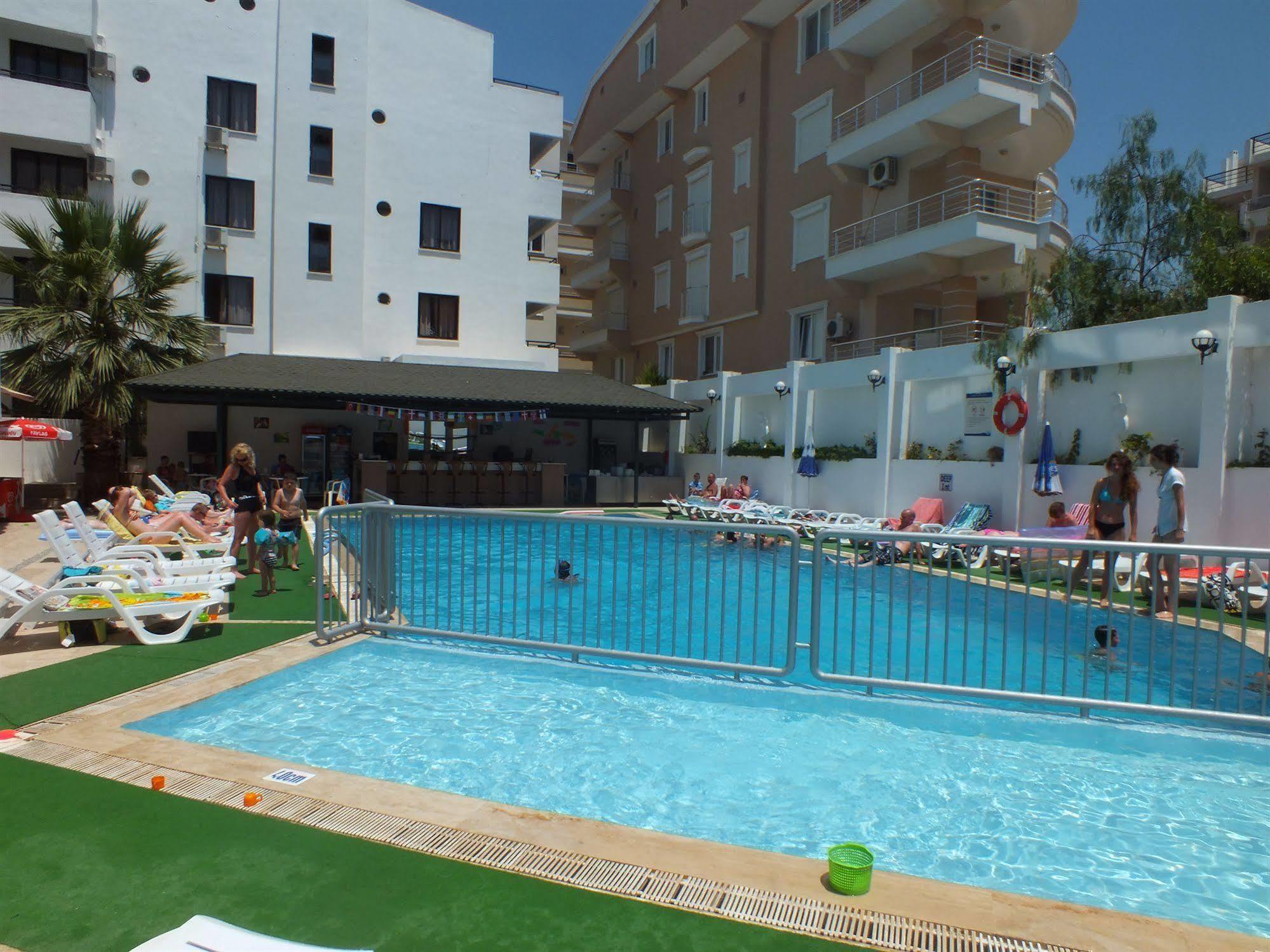 Aparthotel Tuntas Altinkum 3*